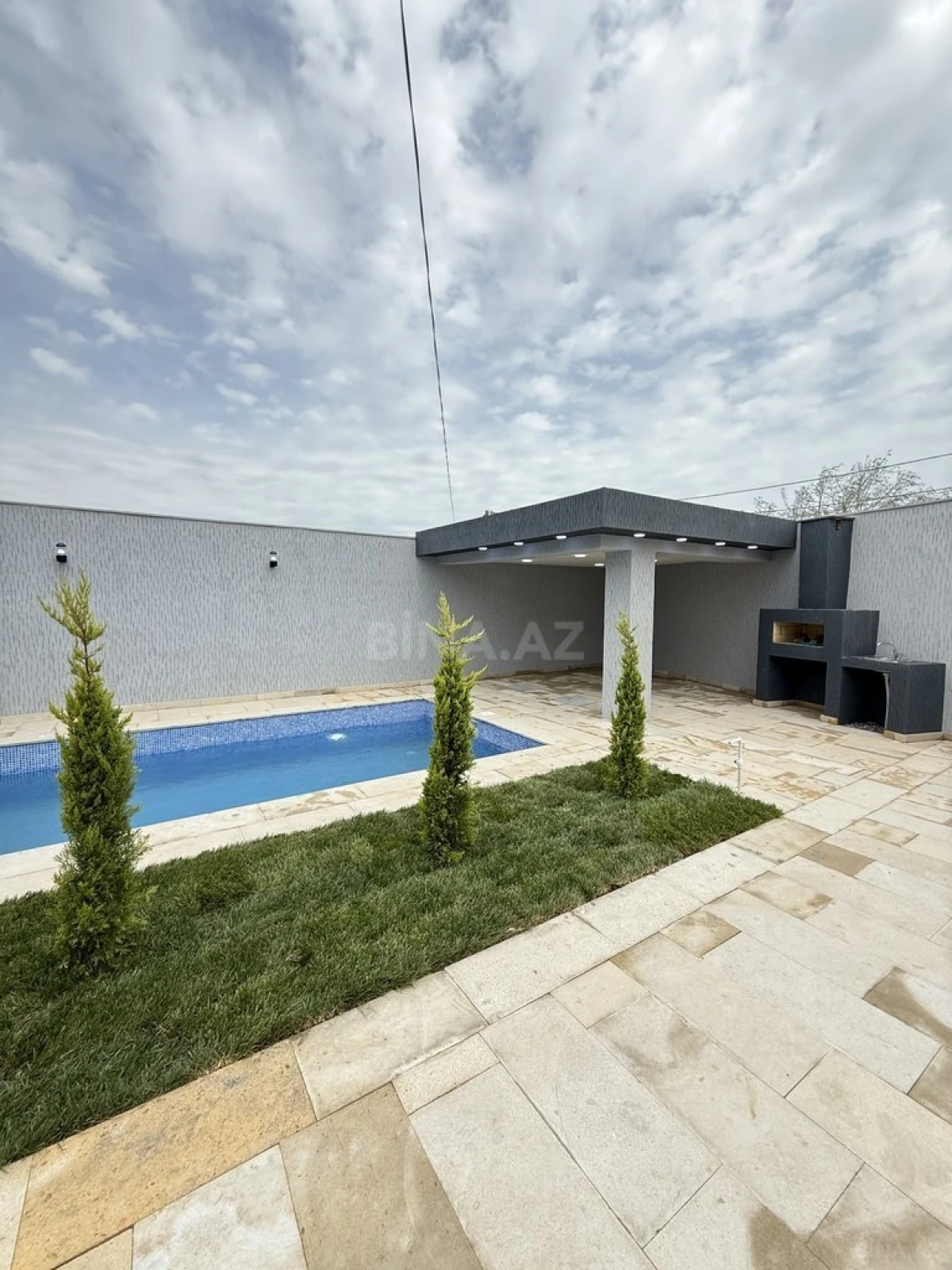 Satılır 4 otaqlı həyət evi 135 m²