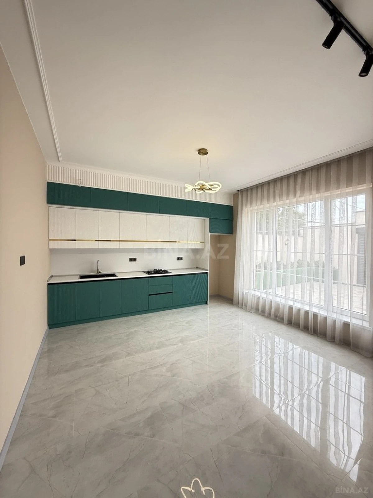 Satılır 4 otaqlı həyət evi 150 m²