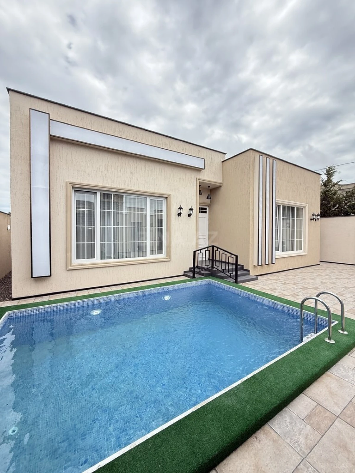 Satılır 4 otaqlı həyət evi 150 m²