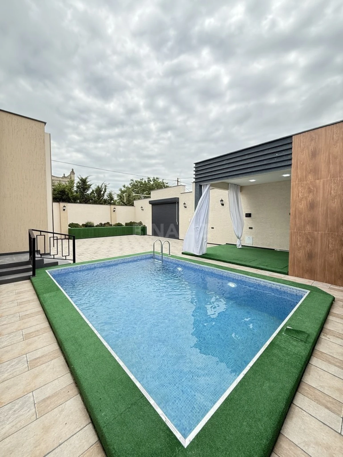 Satılır 4 otaqlı həyət evi 150 m²