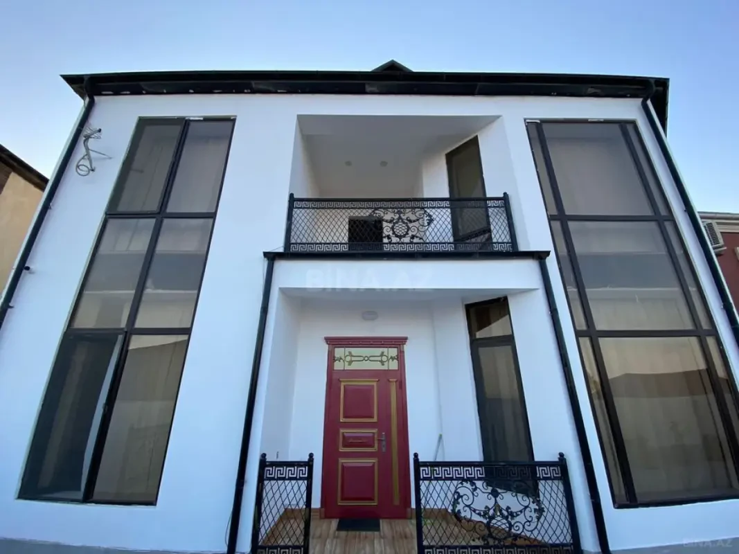 Satılır 5 otaqlı həyət evi 550 m²