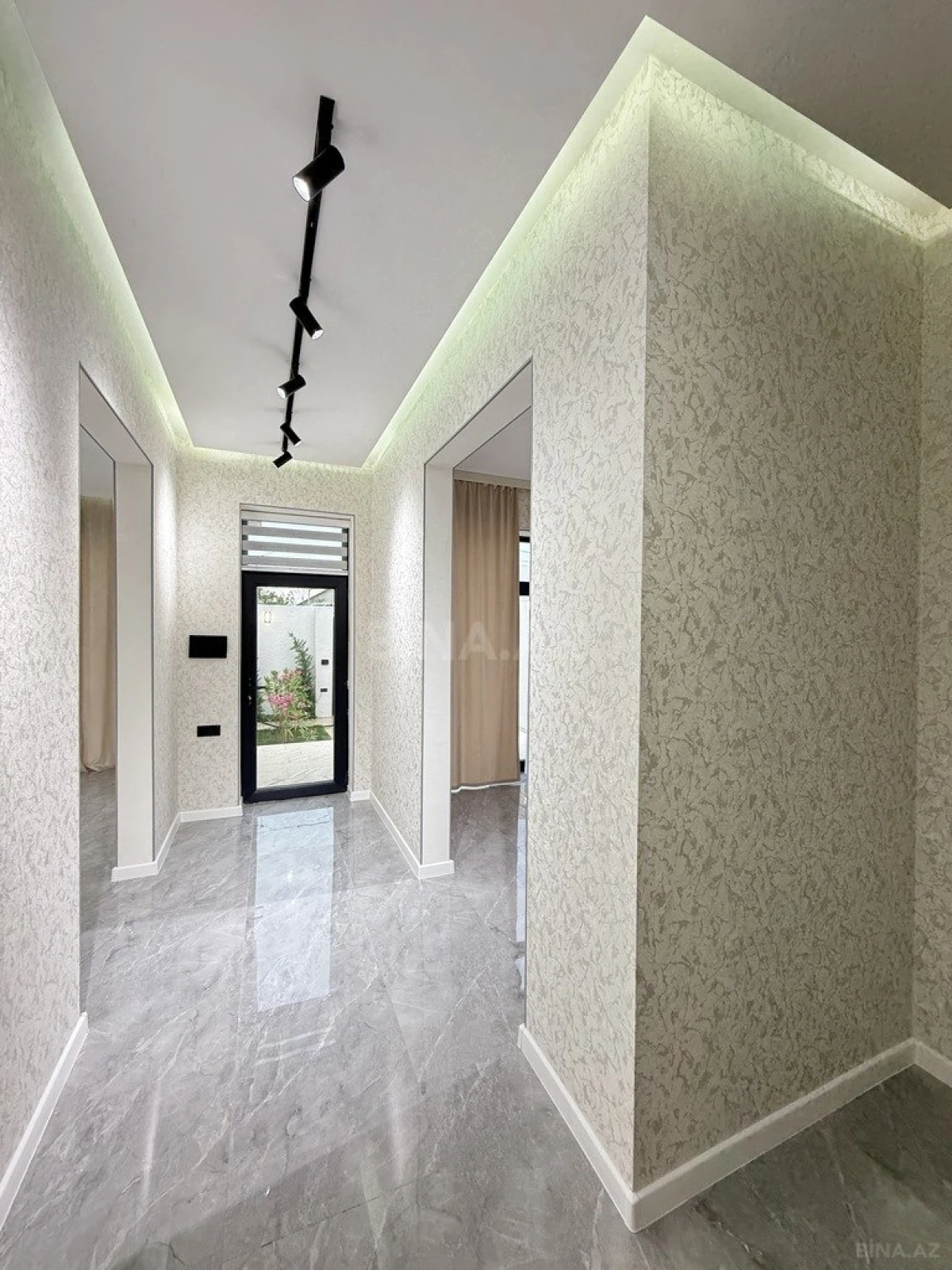 Satılır 4 otaqlı həyət evi 140 m²