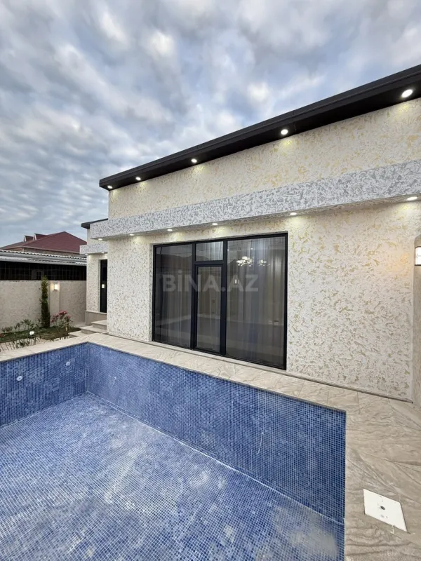 Satılır 4 otaqlı həyət evi 140 m²