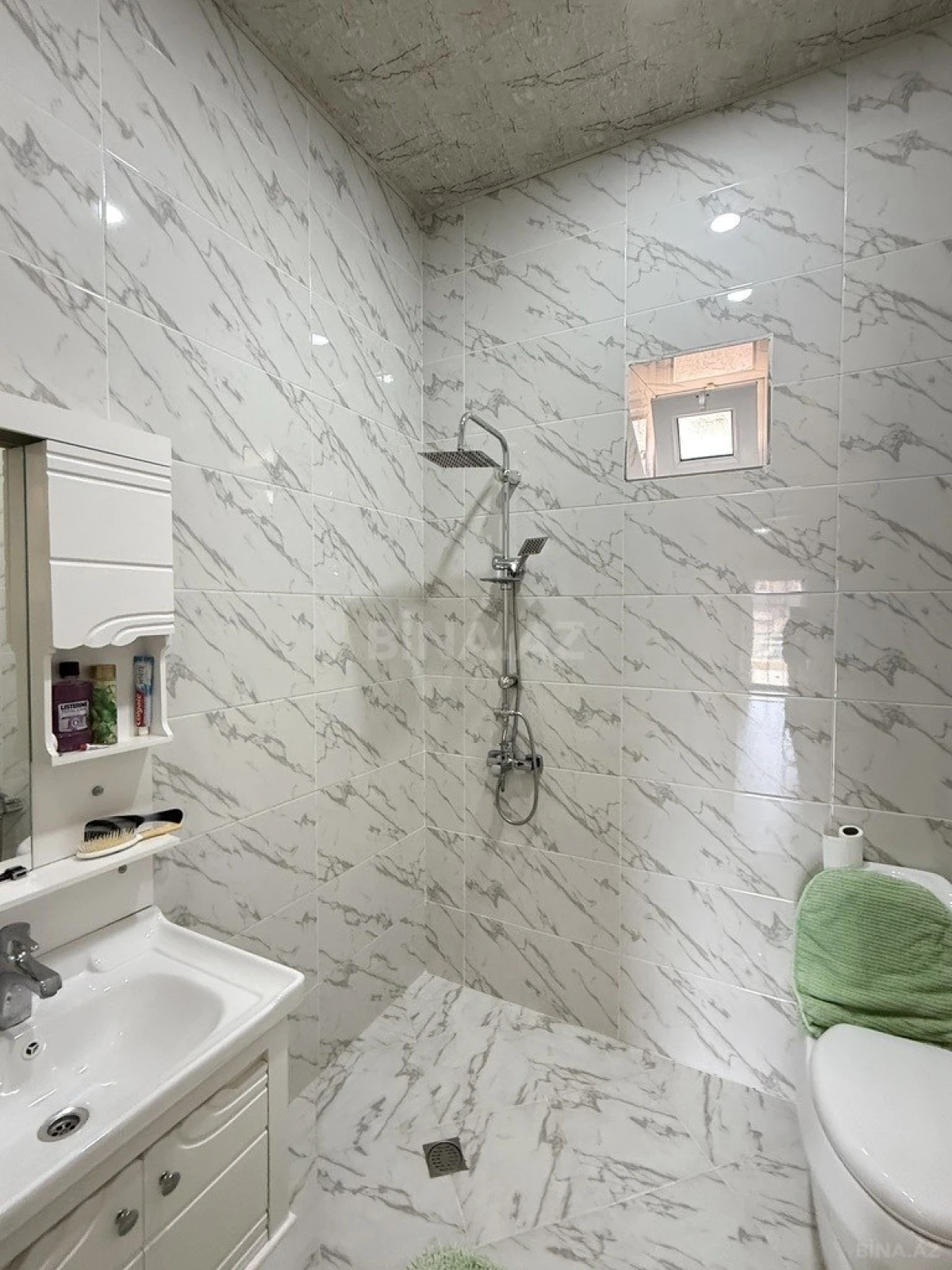 Satılır 5 otaqlı həyət evi 225 m²