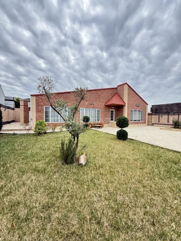 Satılır 5 otaqlı həyət evi 225 m²