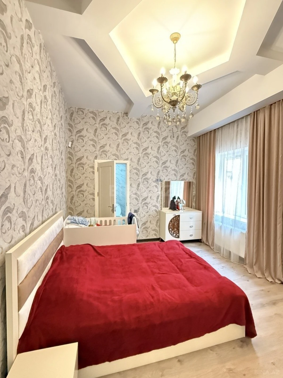 Satılır 5 otaqlı həyət evi 225 m²