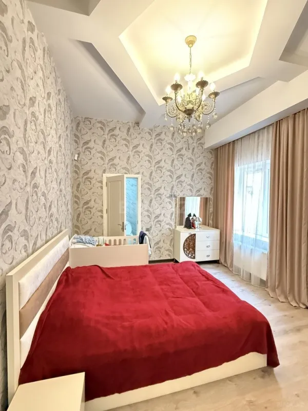 Satılır 5 otaqlı həyət evi 225 m²
