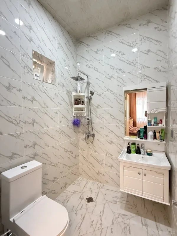 Satılır 5 otaqlı həyət evi 225 m²