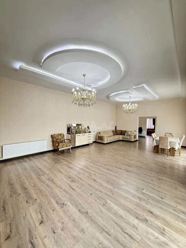 Satılır 5 otaqlı həyət evi 225 m²