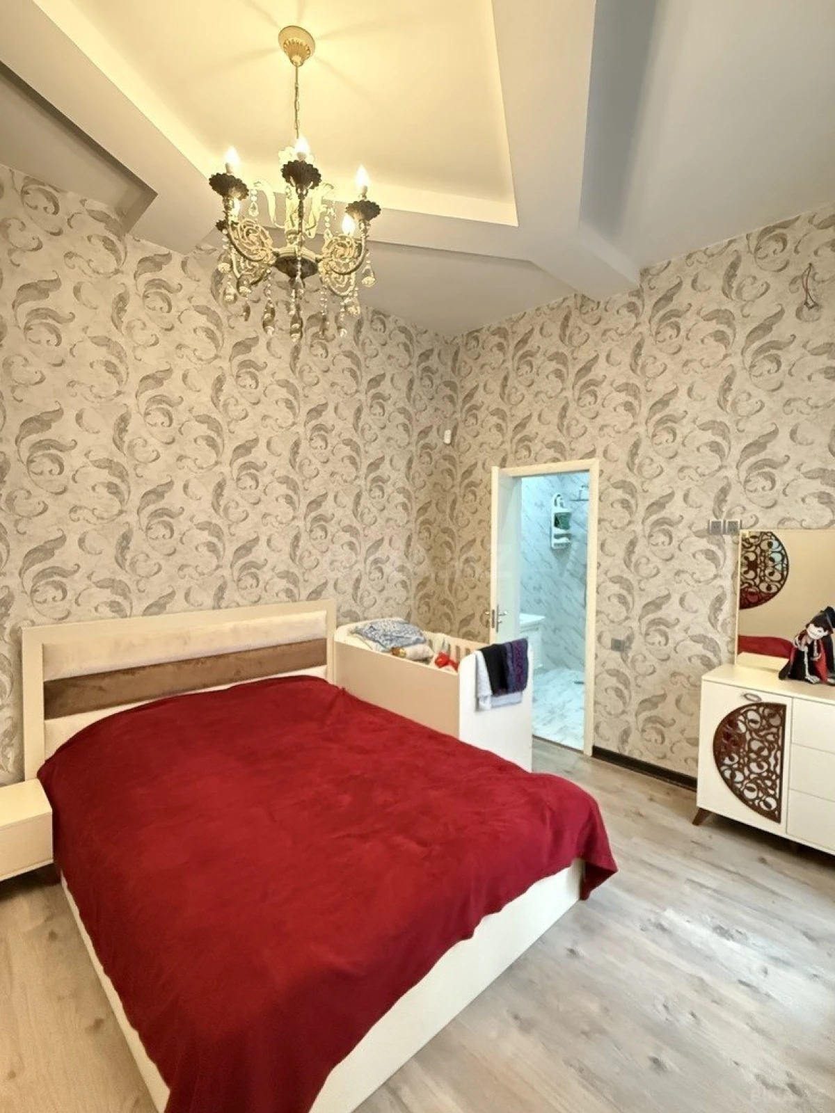 Satılır 5 otaqlı həyət evi 225 m²