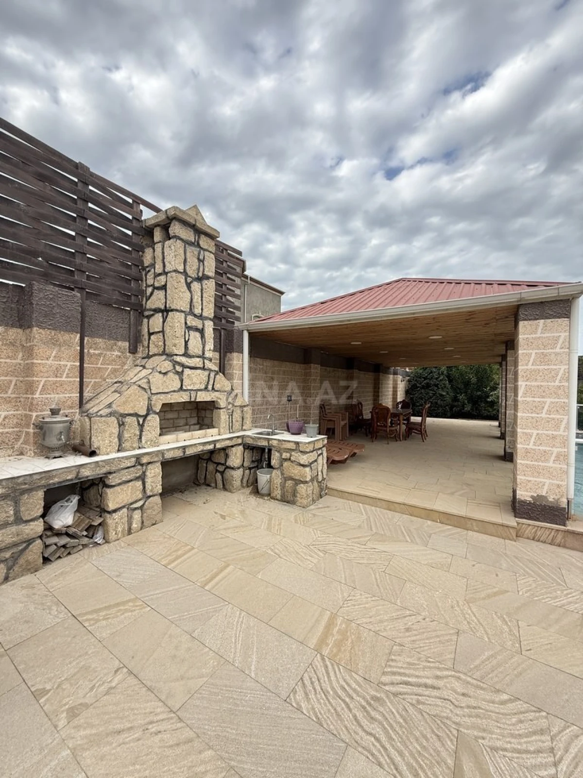 Satılır 5 otaqlı həyət evi 225 m²