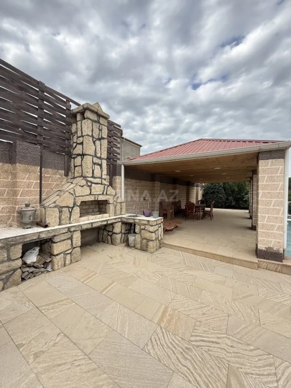 Satılır 5 otaqlı həyət evi 225 m²