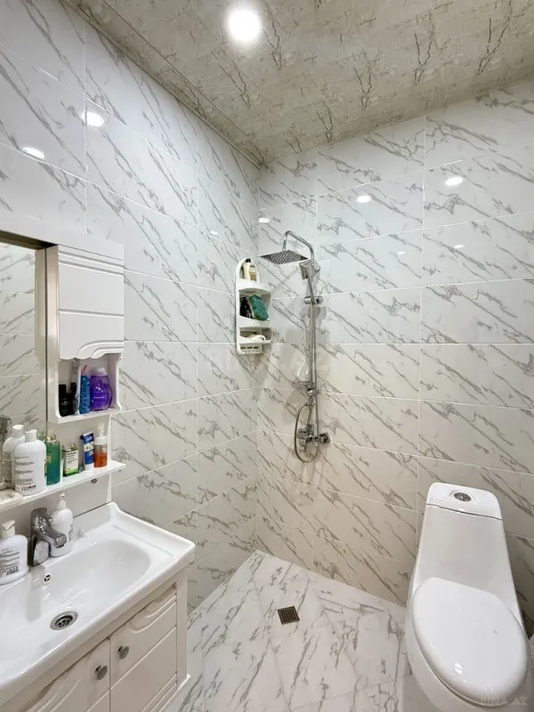 Satılır 5 otaqlı həyət evi 225 m²