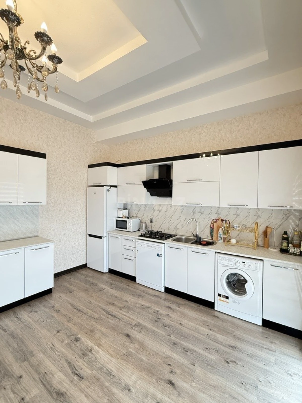 Satılır 5 otaqlı həyət evi 225 m²