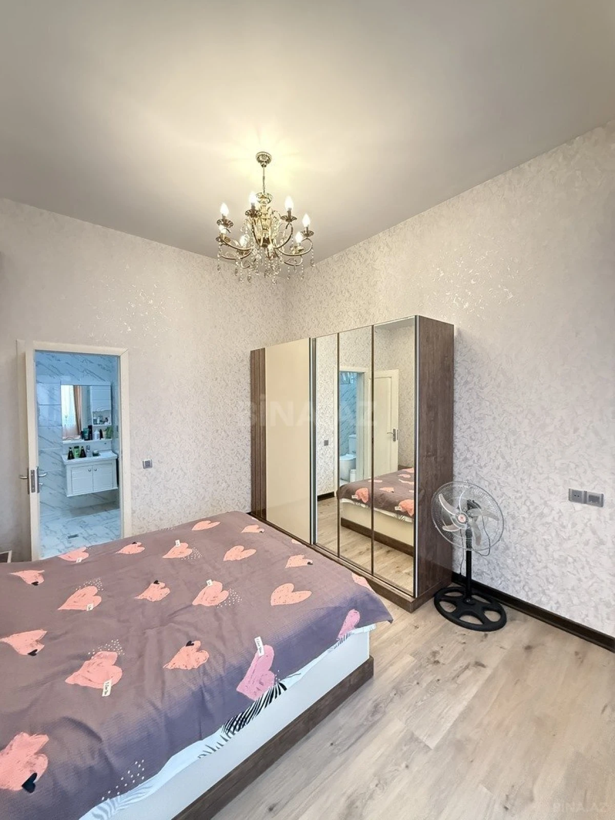 Satılır 5 otaqlı həyət evi 225 m²