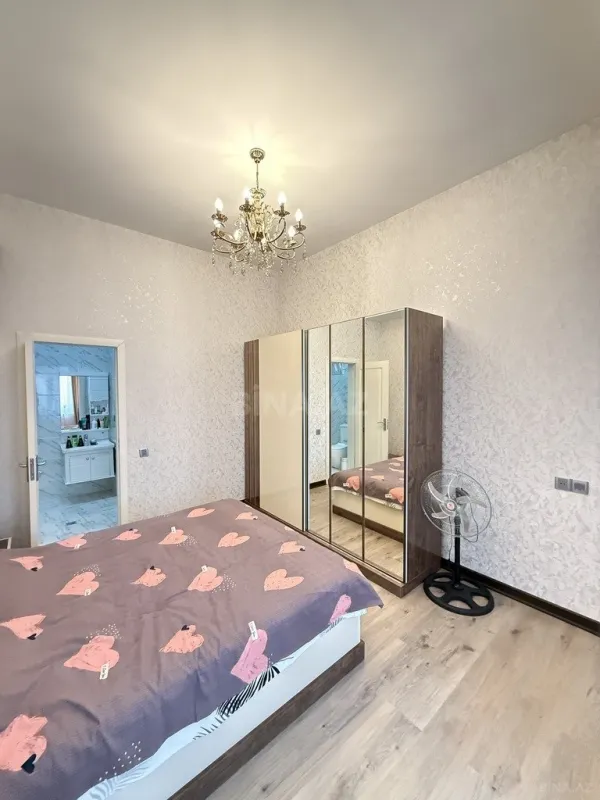 Satılır 5 otaqlı həyət evi 225 m²