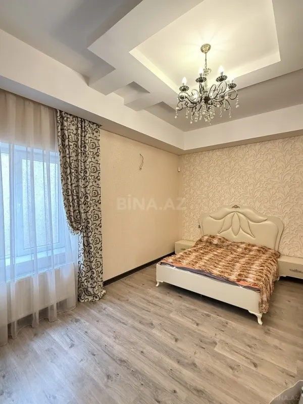 Satılır 5 otaqlı həyət evi 225 m²