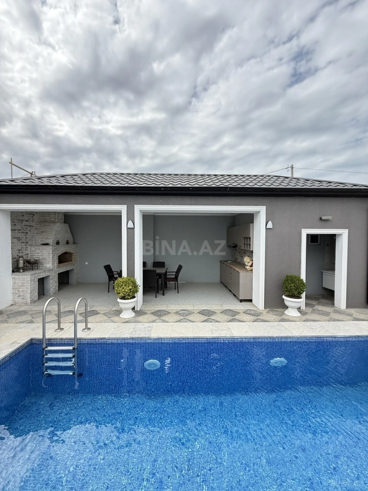 Satılır 4 otaqlı həyət evi 160 m²