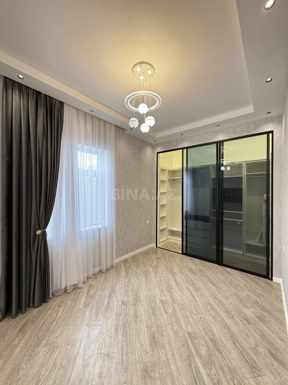 Satılır 4 otaqlı həyət evi 160 m²
