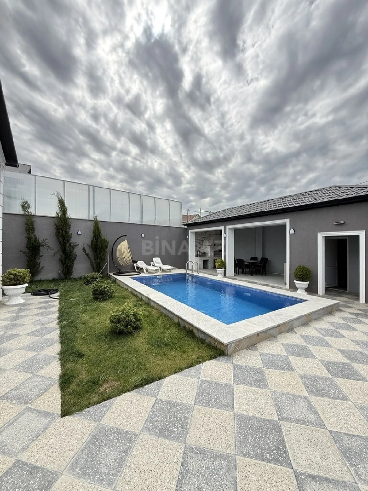 Satılır 4 otaqlı həyət evi 160 m²