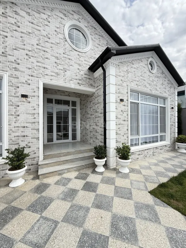 Satılır 4 otaqlı həyət evi 160 m²