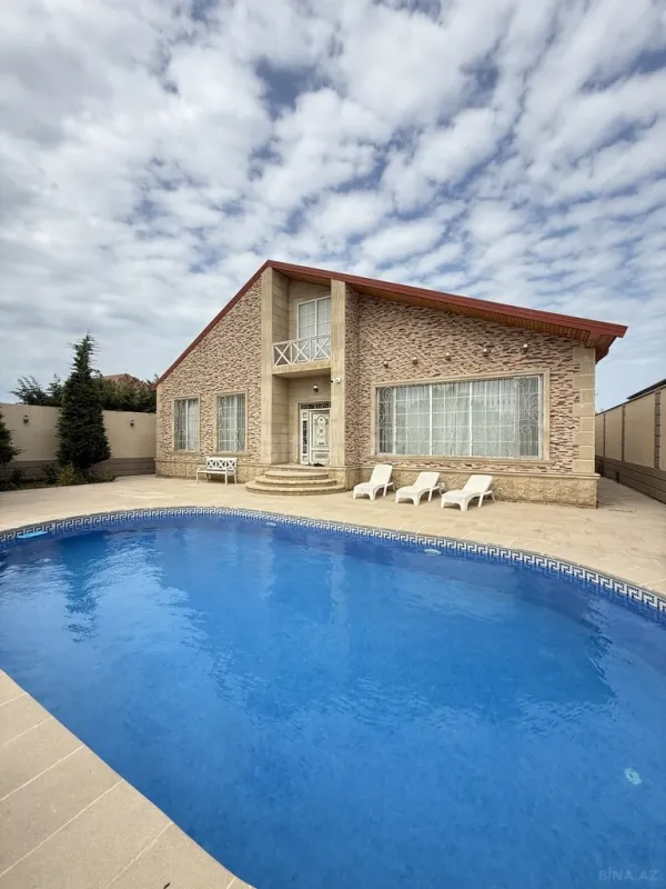 Satılır 5 otaqlı həyət evi 250 m²