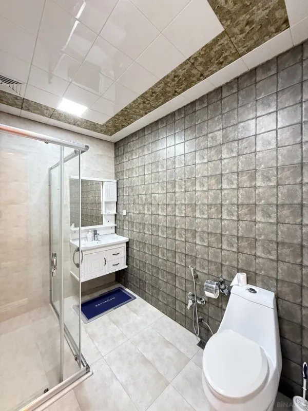 Satılır 5 otaqlı həyət evi 250 m²