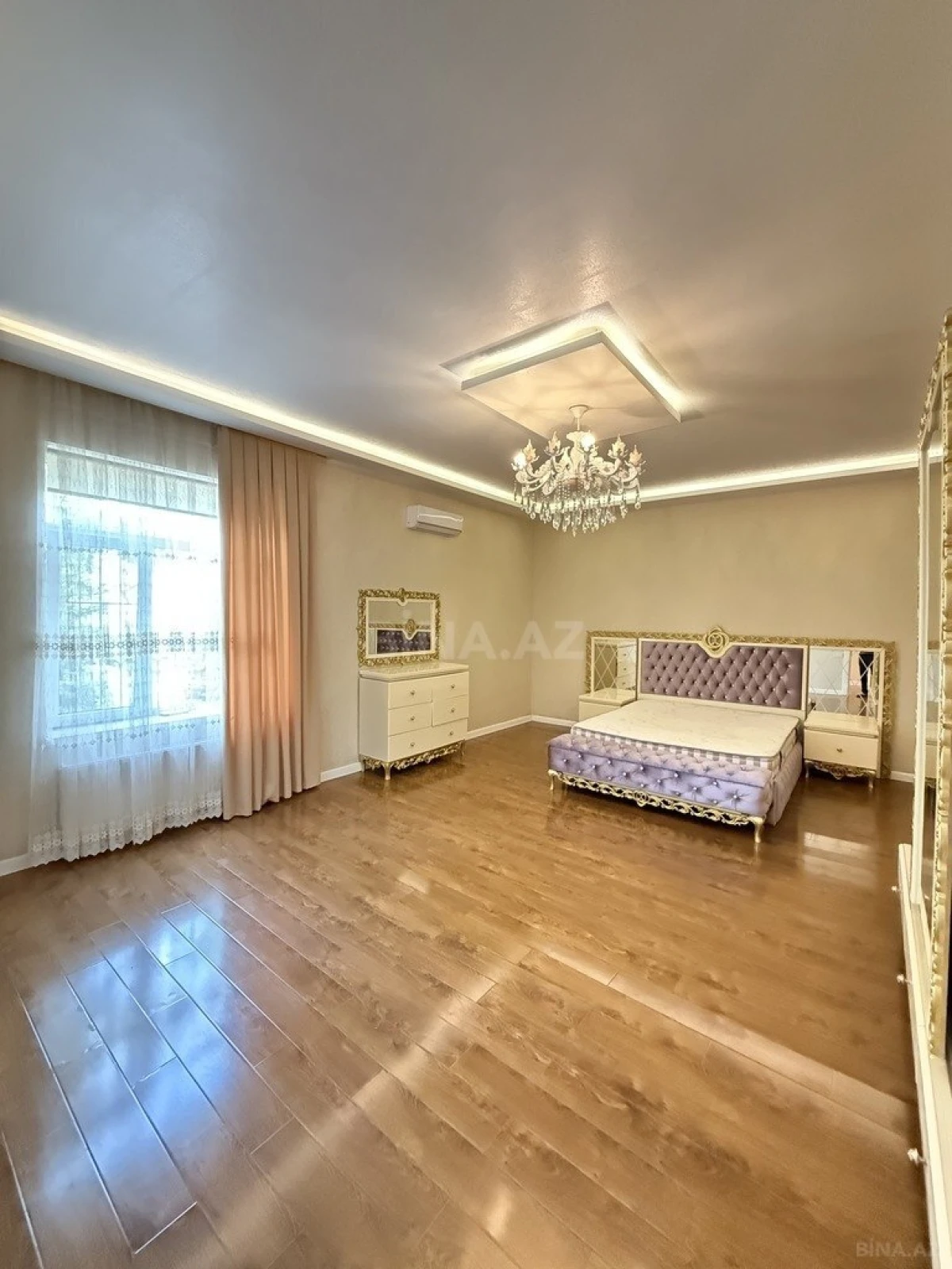 Satılır 5 otaqlı həyət evi 250 m²