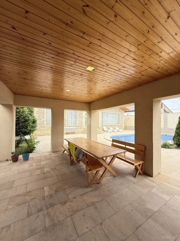 Satılır 5 otaqlı həyət evi 250 m²
