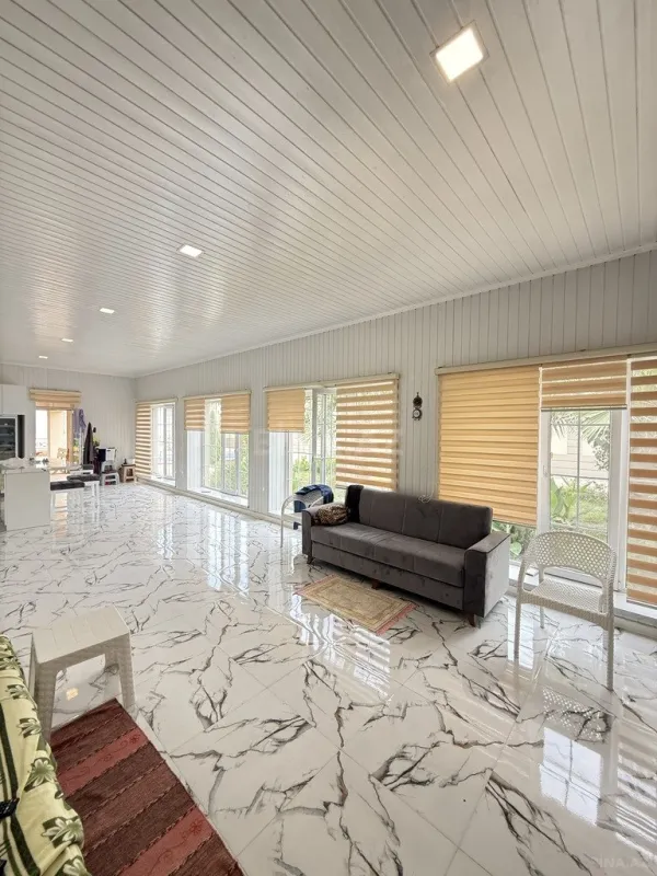 Satılır 5 otaqlı həyət evi 250 m²