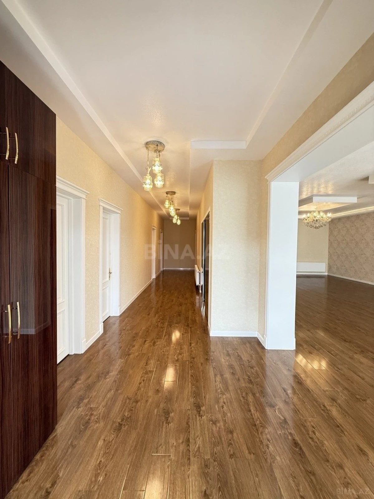 Satılır 5 otaqlı həyət evi 250 m²