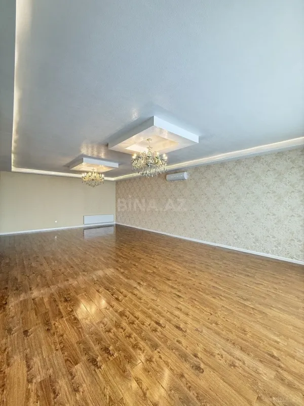 Satılır 5 otaqlı həyət evi 250 m²