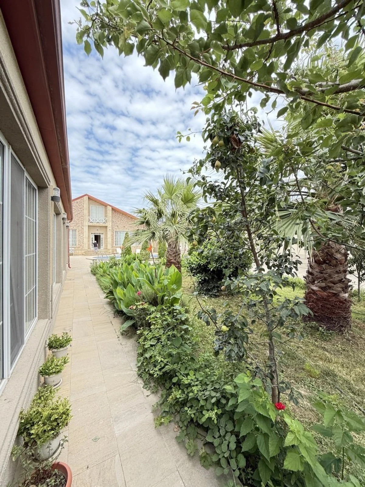 Satılır 5 otaqlı həyət evi 250 m²
