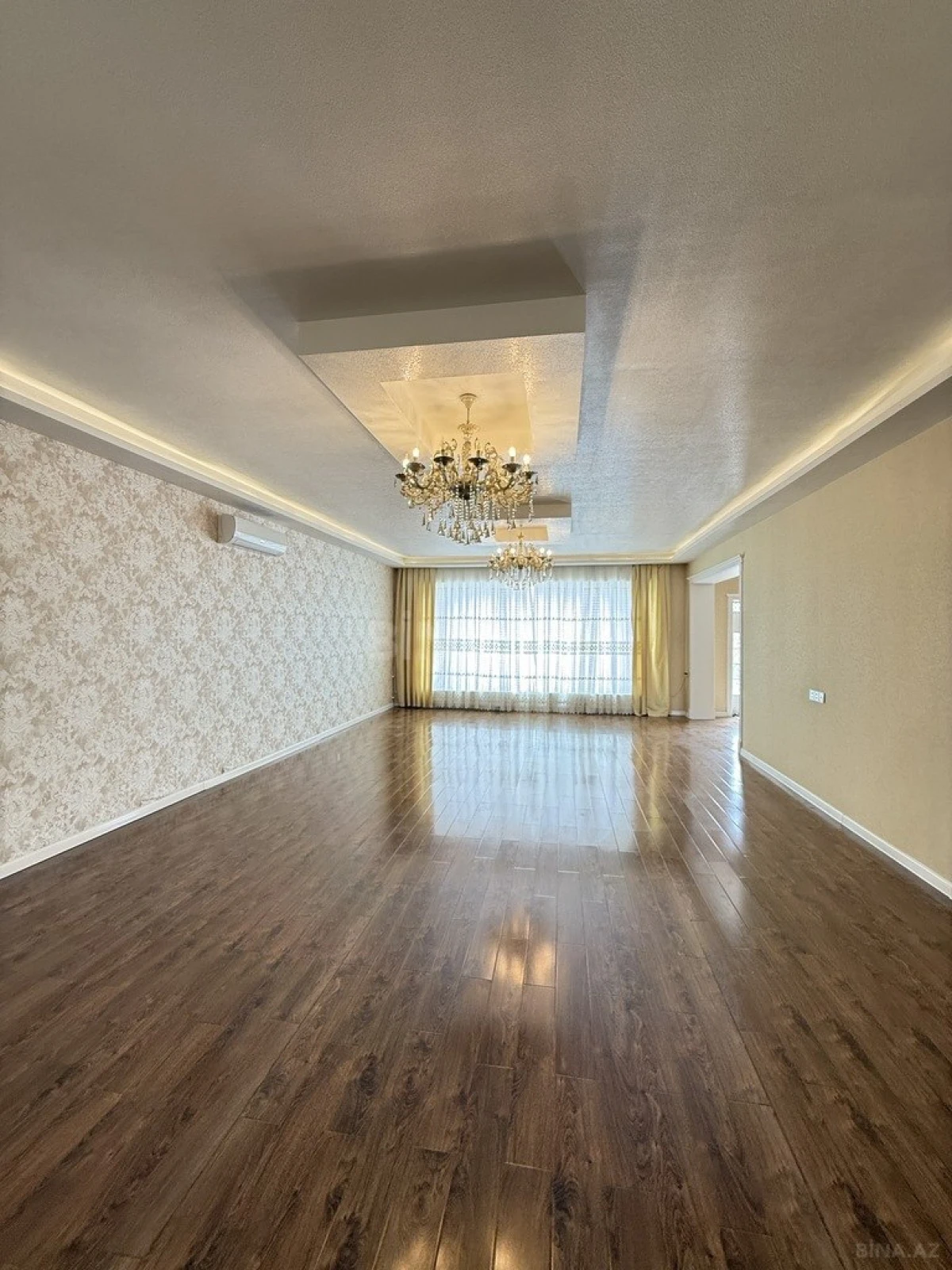 Satılır 5 otaqlı həyət evi 250 m²