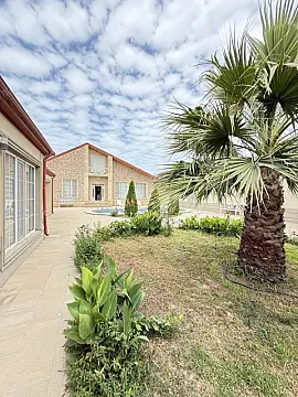 Satılır 5 otaqlı həyət evi 250 m²