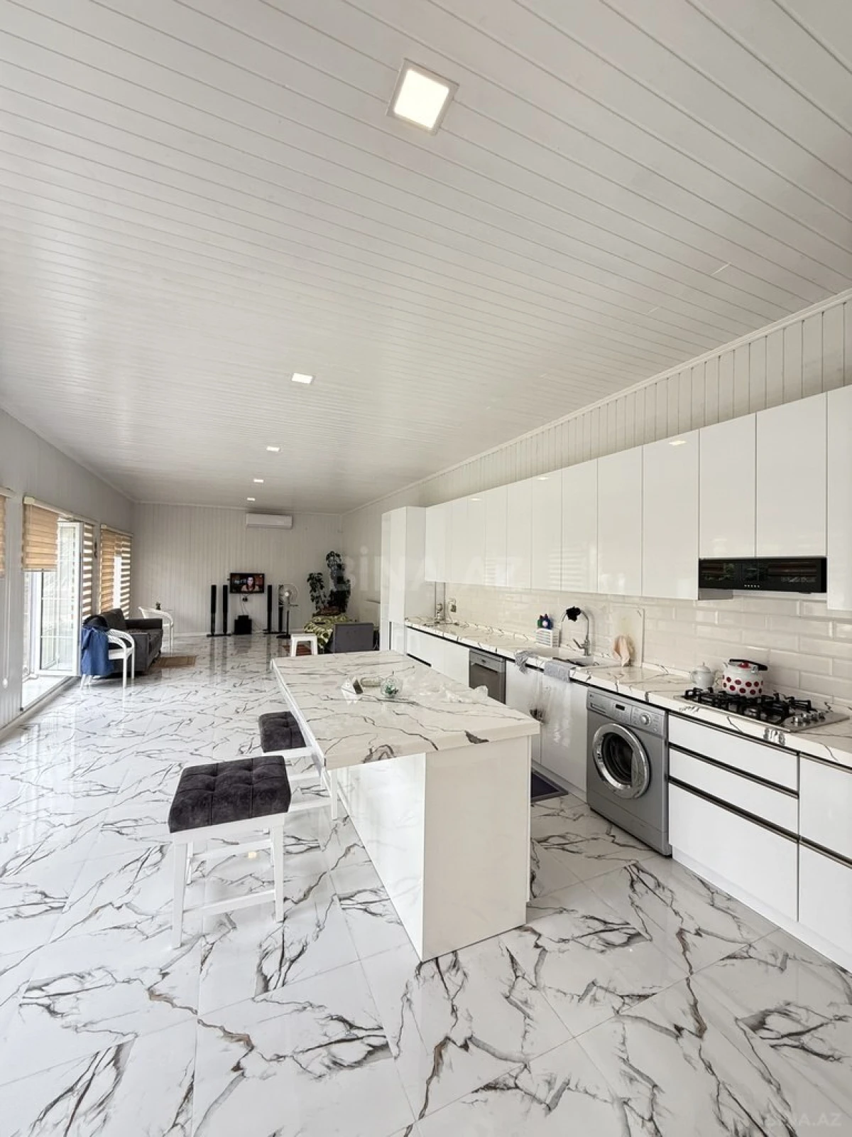 Satılır 5 otaqlı həyət evi 250 m²