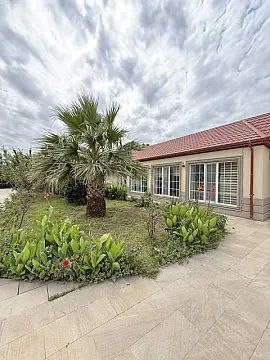 Satılır 5 otaqlı həyət evi 250 m²