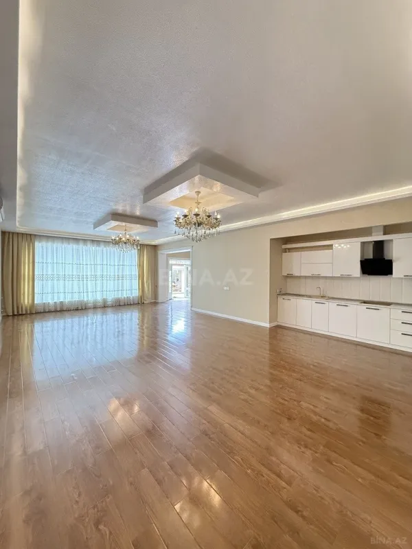 Satılır 5 otaqlı həyət evi 250 m²