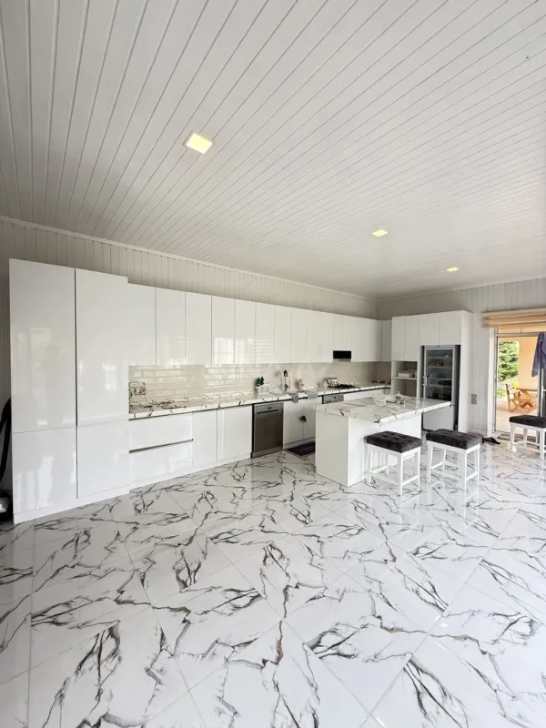 Satılır 5 otaqlı həyət evi 250 m²