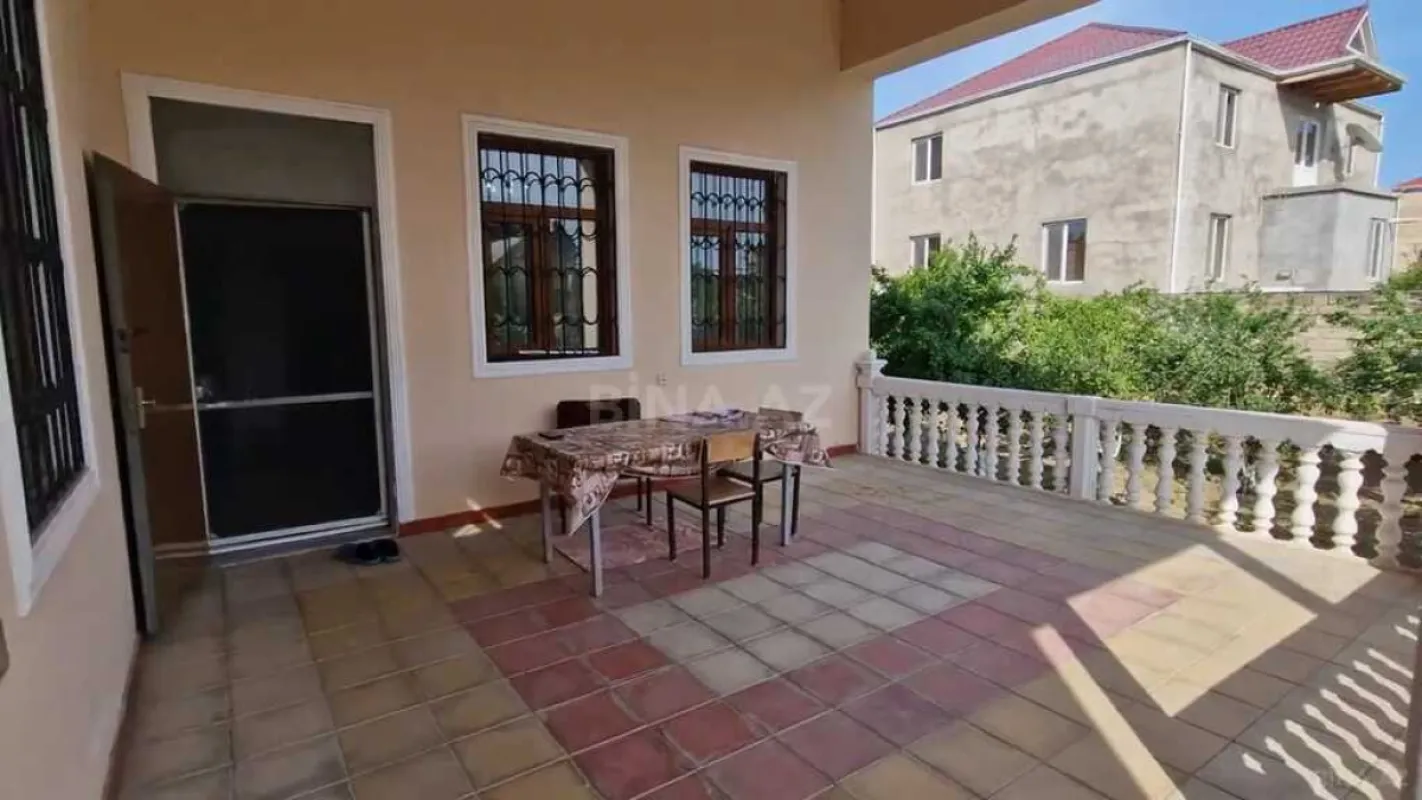 Satılır 5 otaqlı həyət evi 220 m²