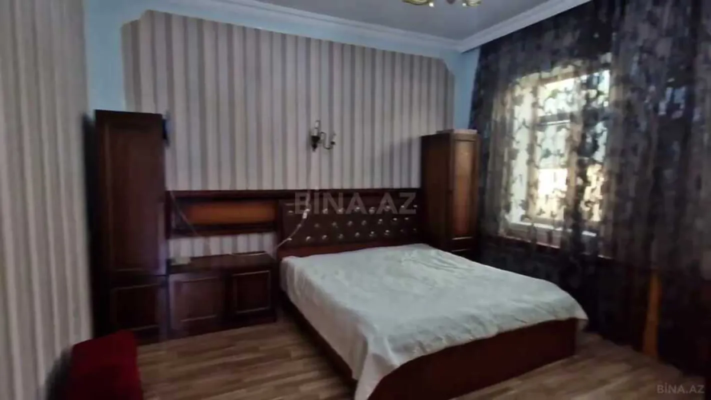 Satılır 5 otaqlı həyət evi 220 m²