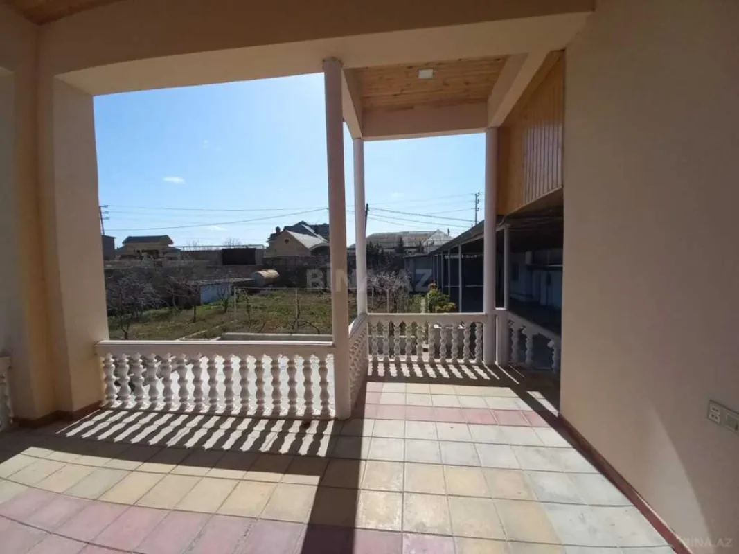 Satılır 5 otaqlı həyət evi 220 m²