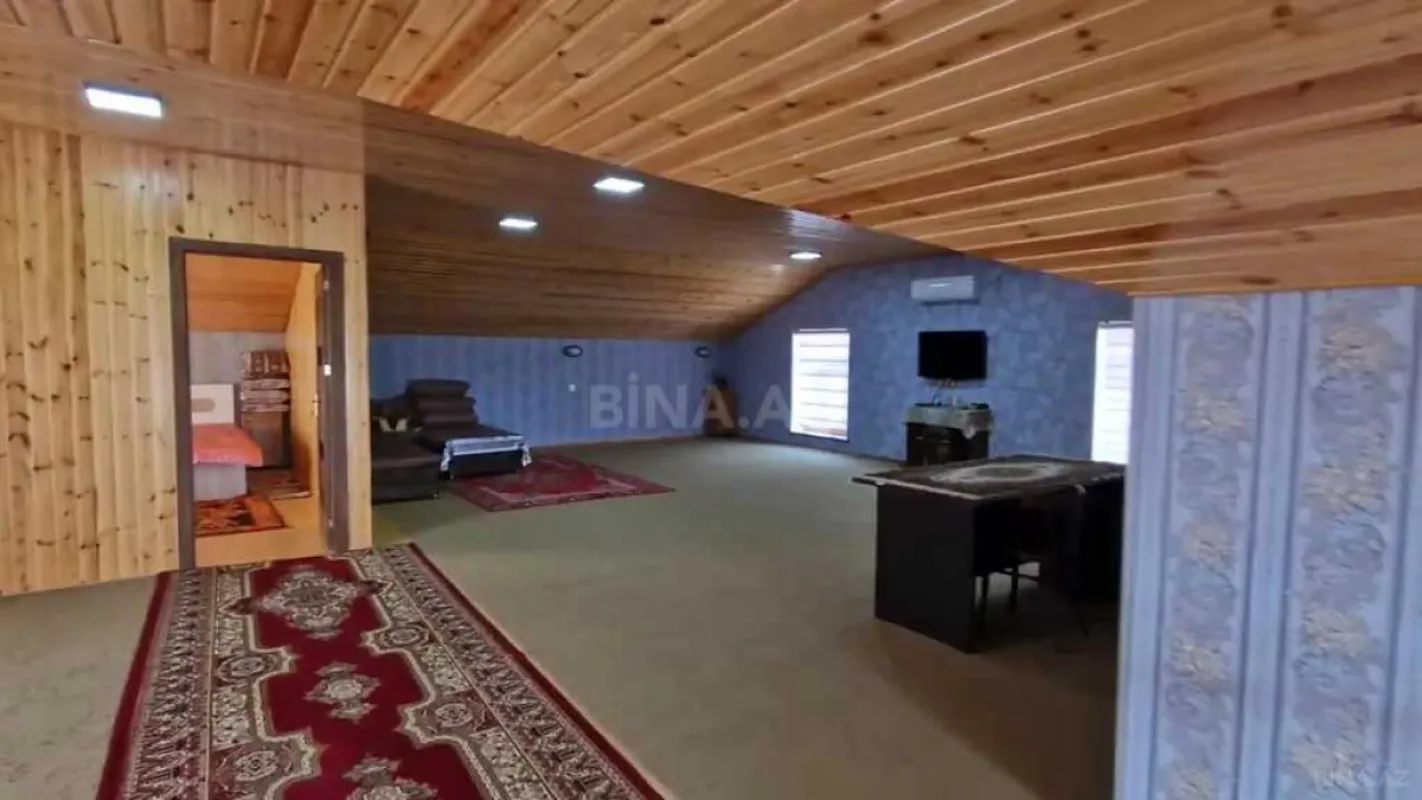 Satılır 5 otaqlı həyət evi 220 m²