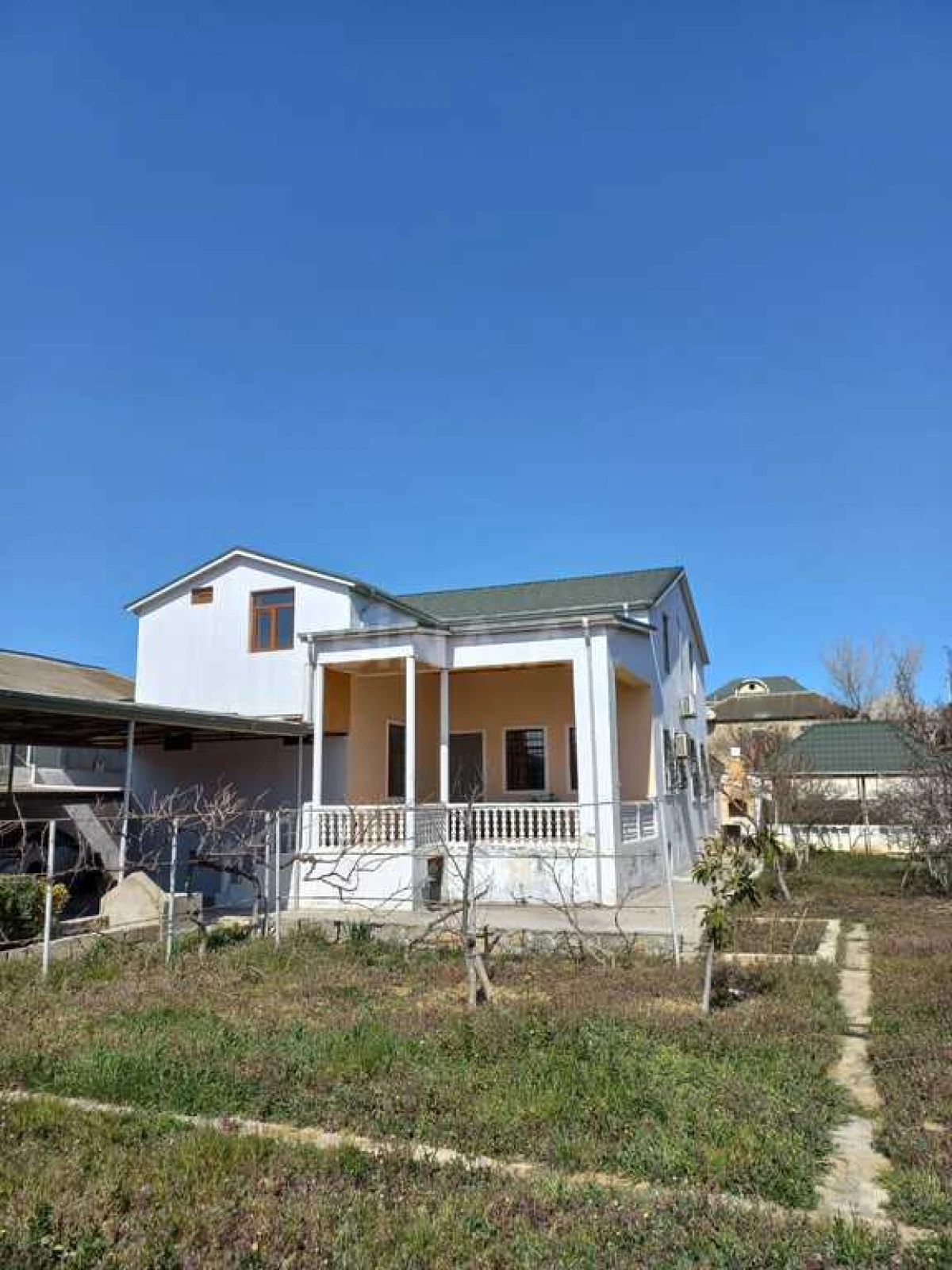 Satılır 5 otaqlı həyət evi 220 m²