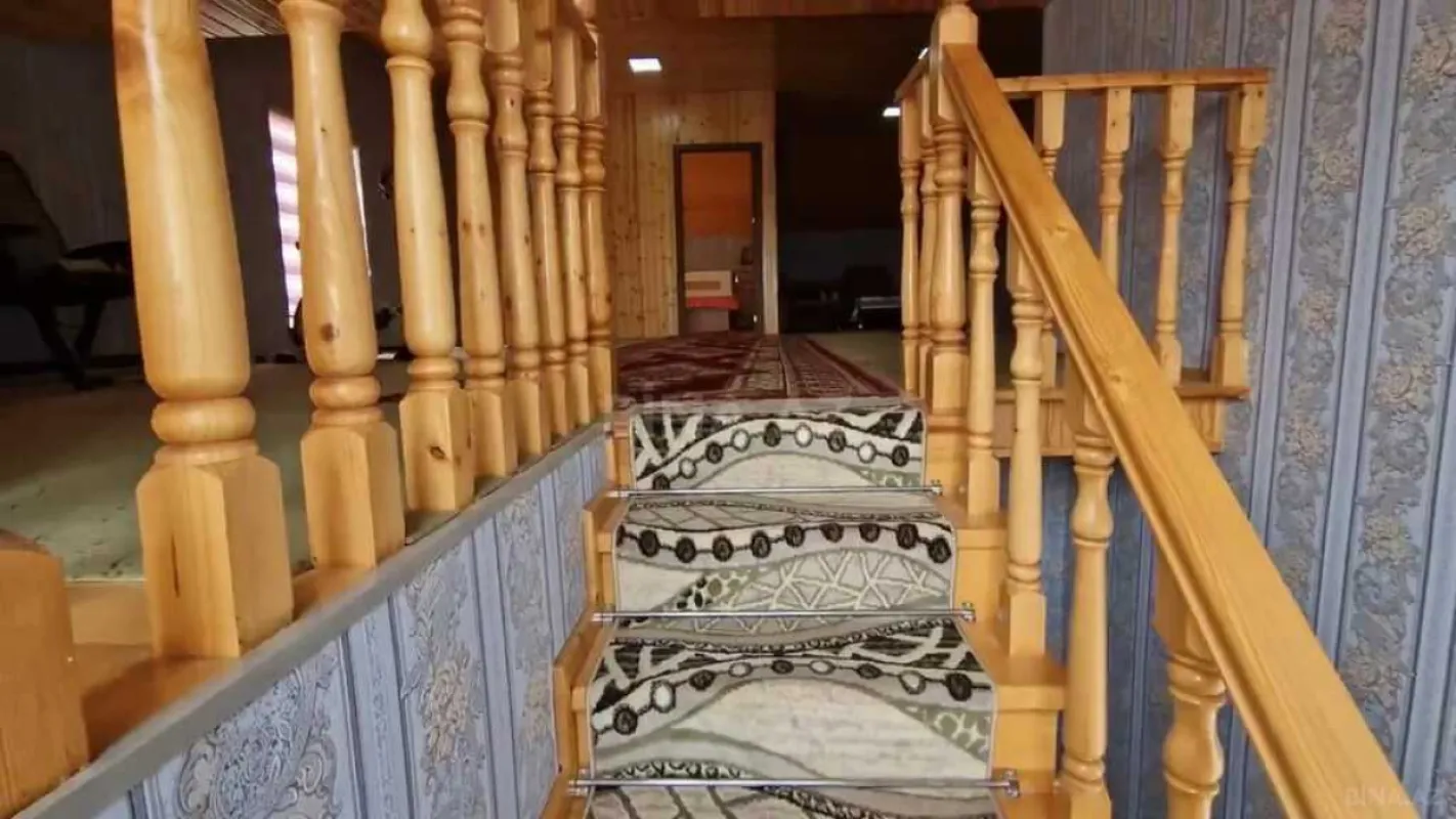 Satılır 5 otaqlı həyət evi 220 m²