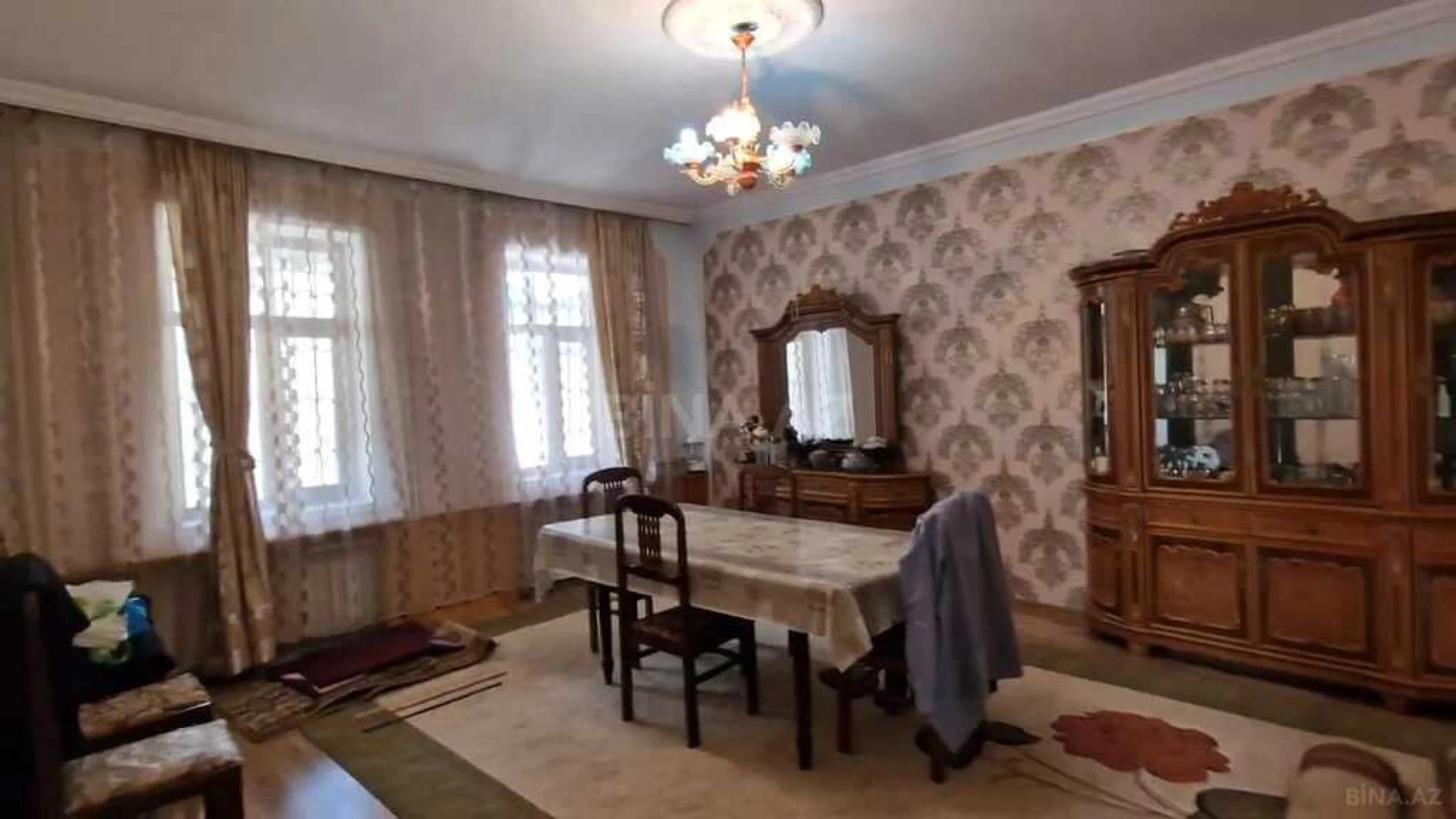 Satılır 5 otaqlı həyət evi 220 m²