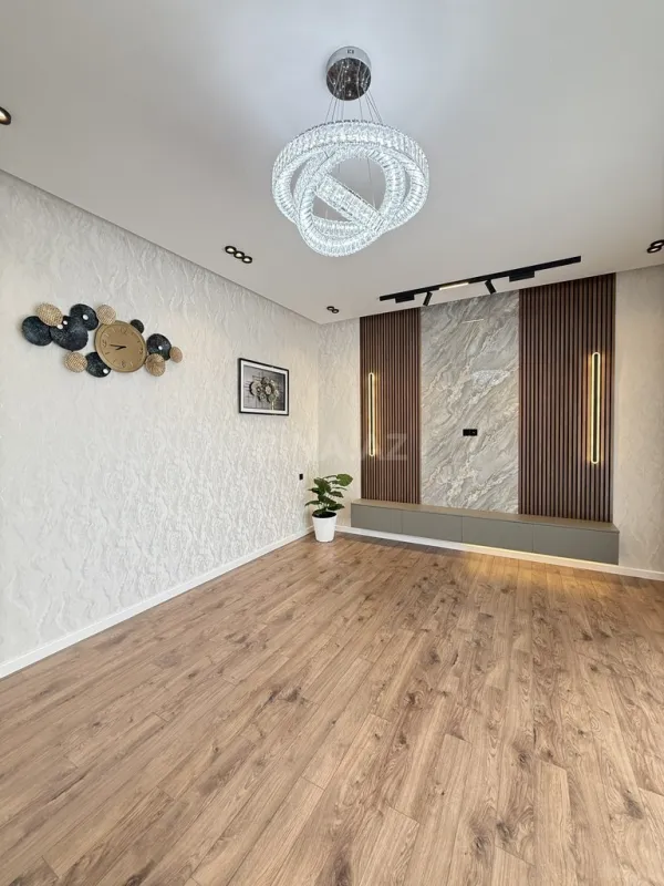 Satılır 4 otaqlı həyət evi 165 m²