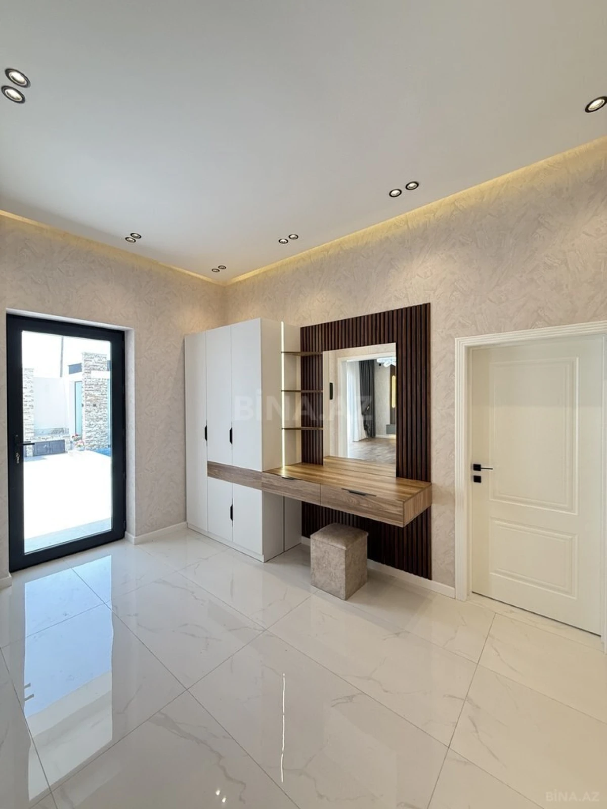 Satılır 4 otaqlı həyət evi 165 m²