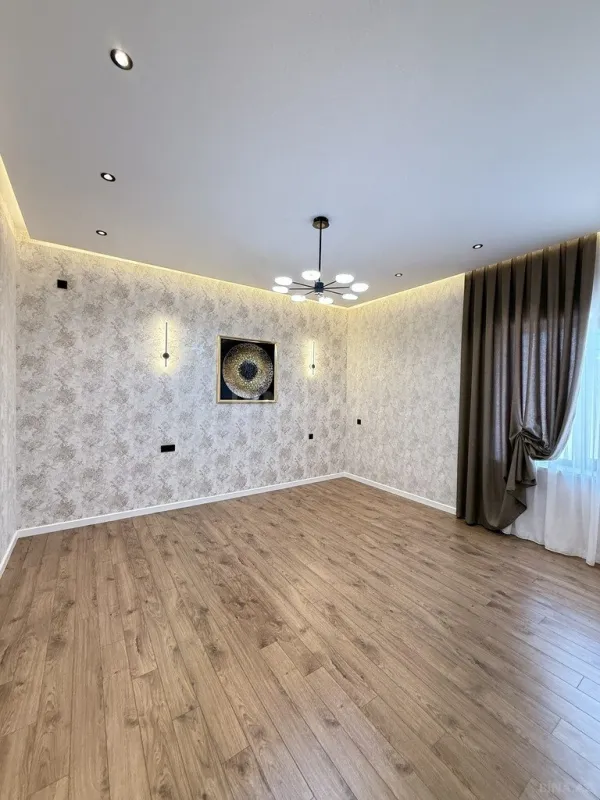 Satılır 4 otaqlı həyət evi 165 m²