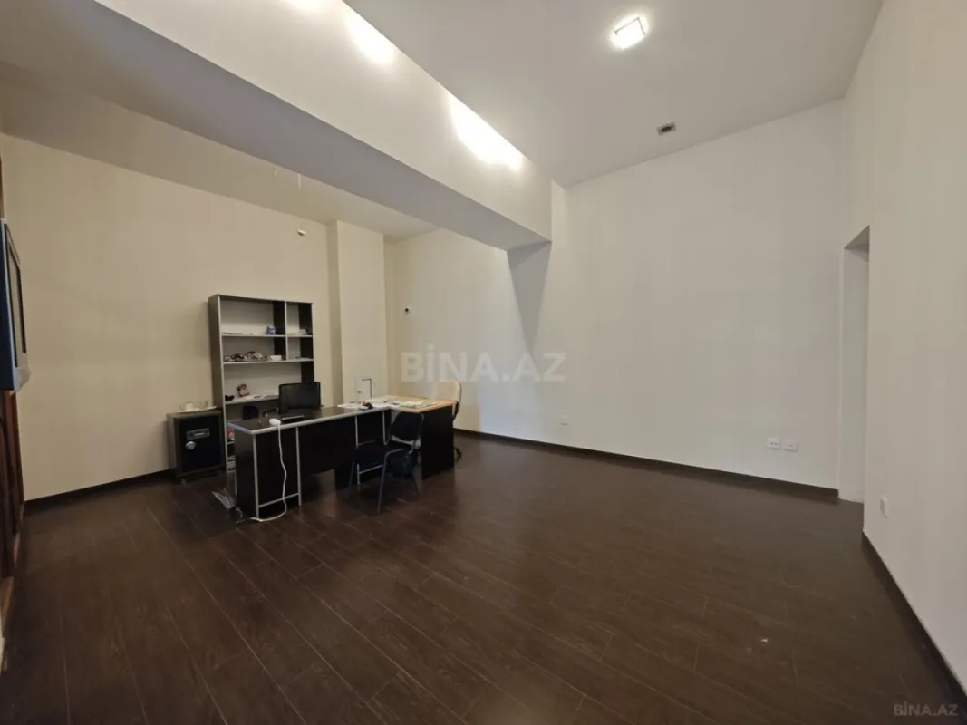 Satılır obyekt 530 m²